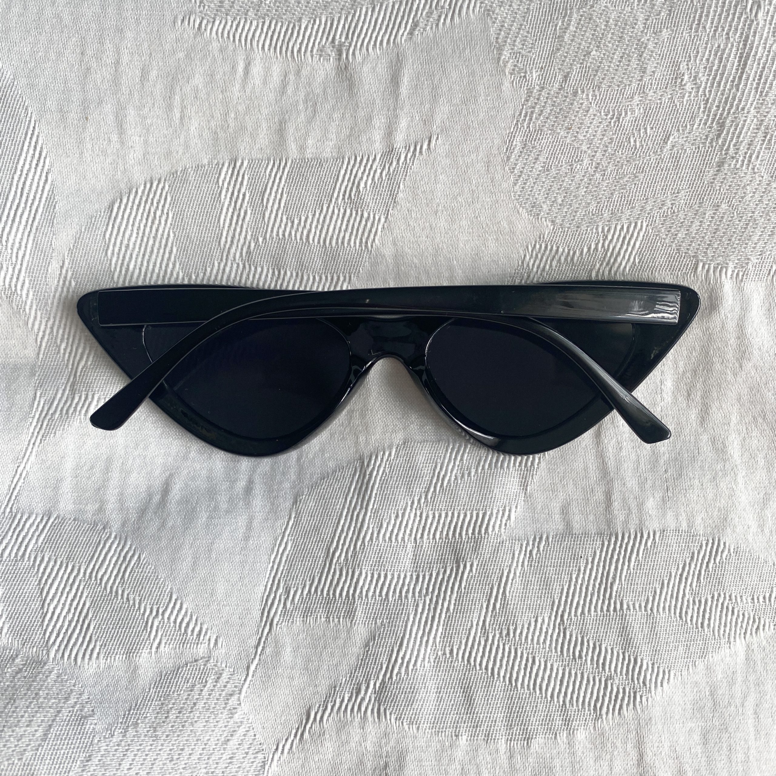 Minx Cat Eye Sunglasses - Black - Image 3