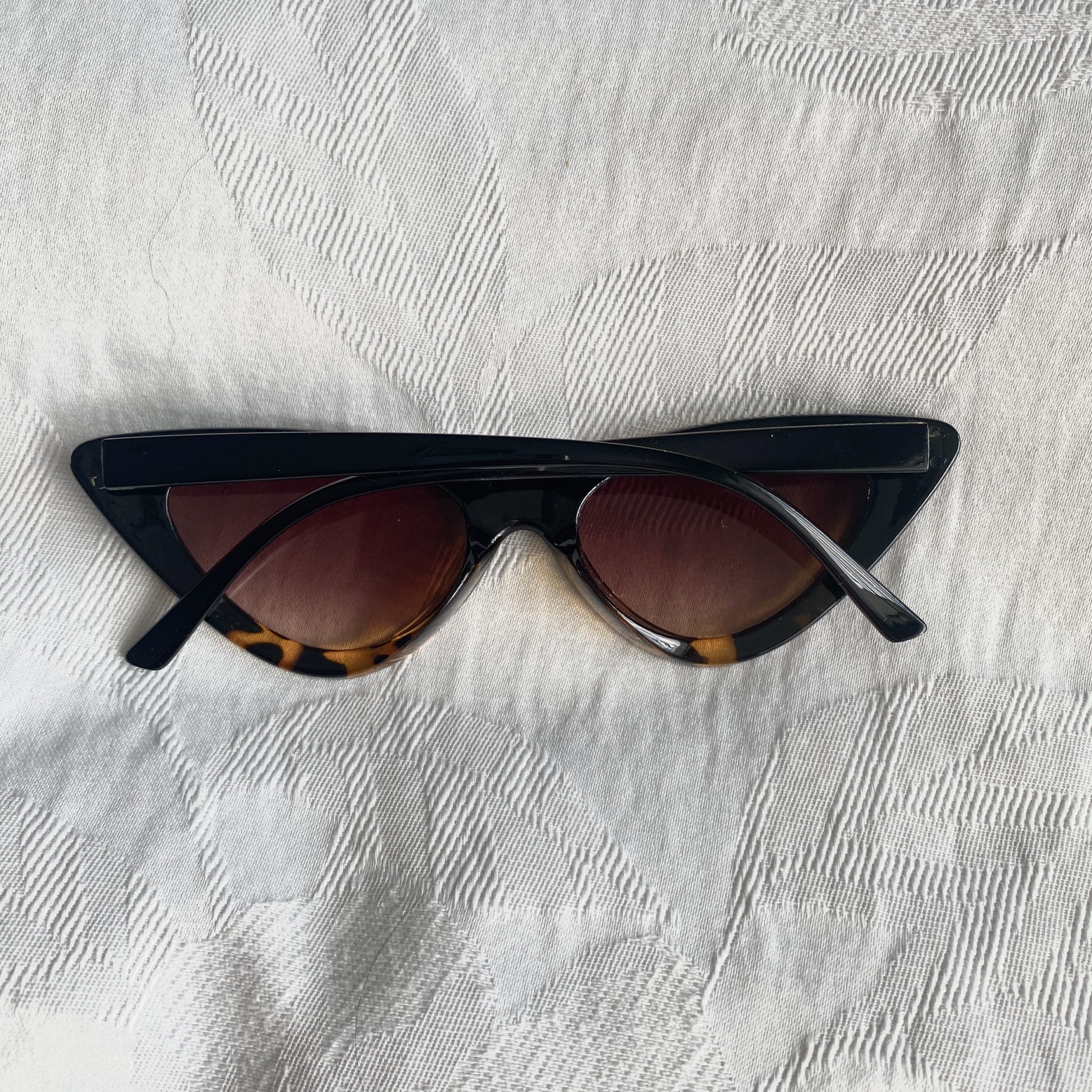 Minx Cat Eye Sunglasses- Demi Tortoise Shell - Image 3