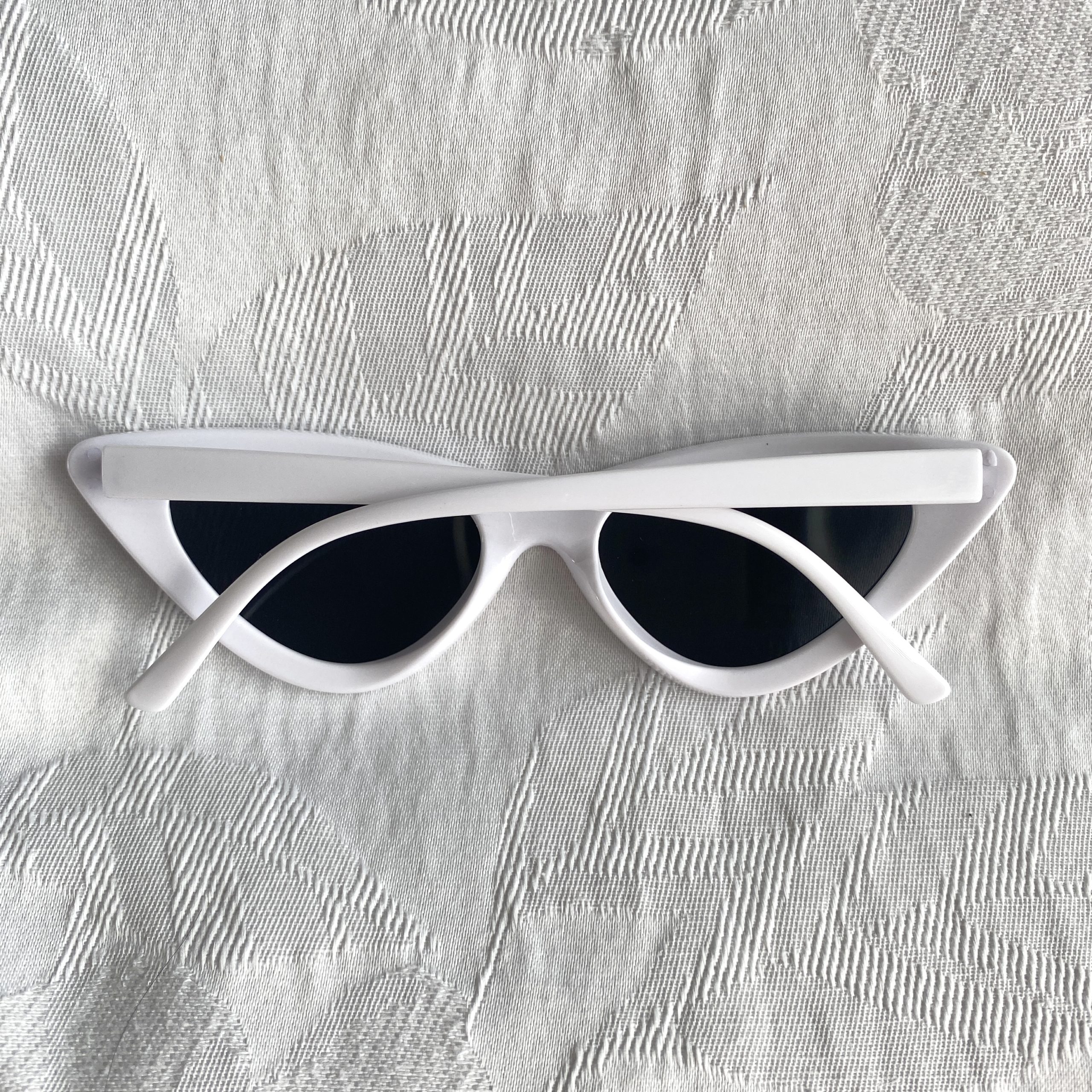 Minx Cat Eye Sunglasses- White - Image 3