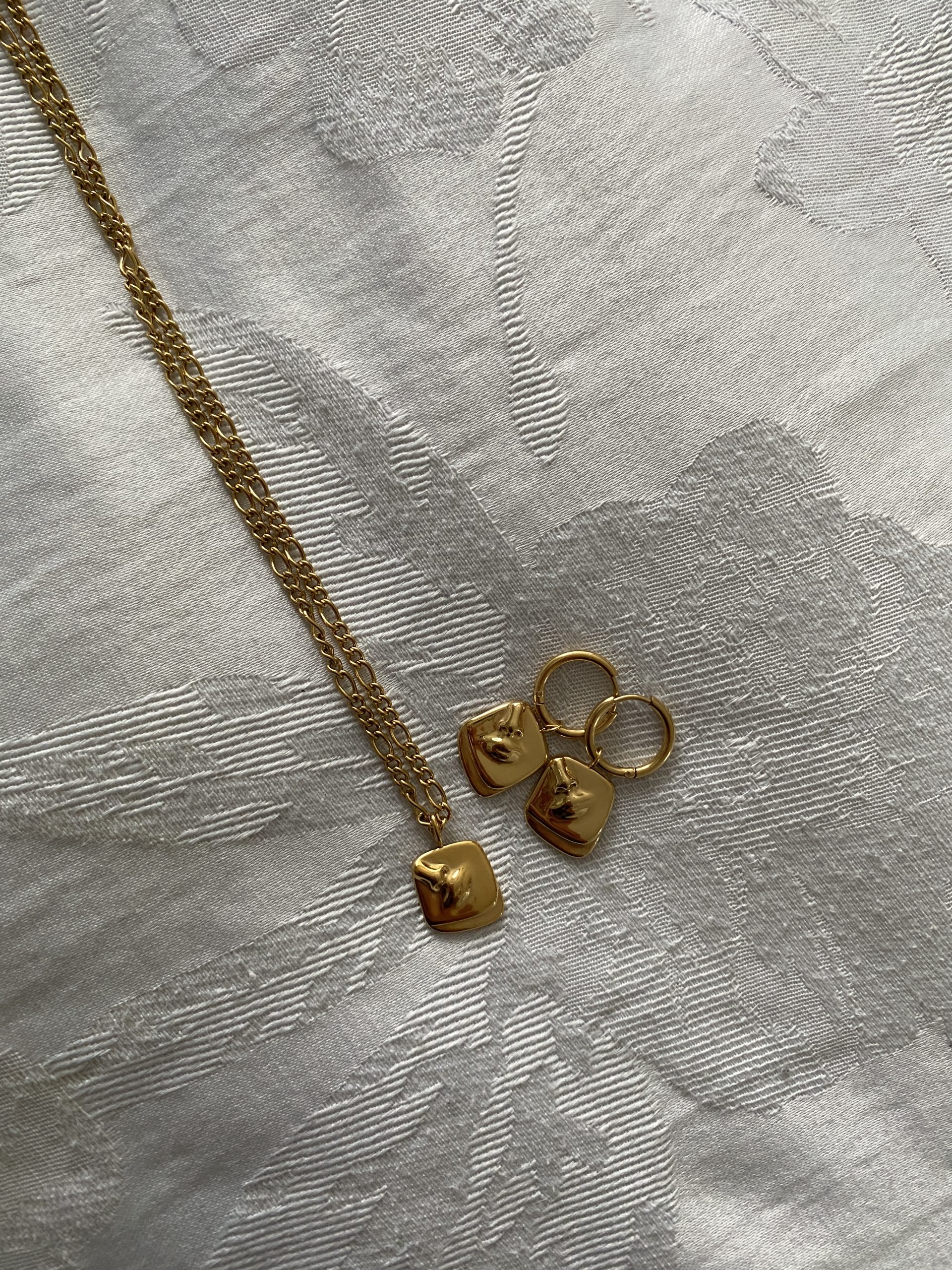PREORDER Visage Gold Necklace - Image 3
