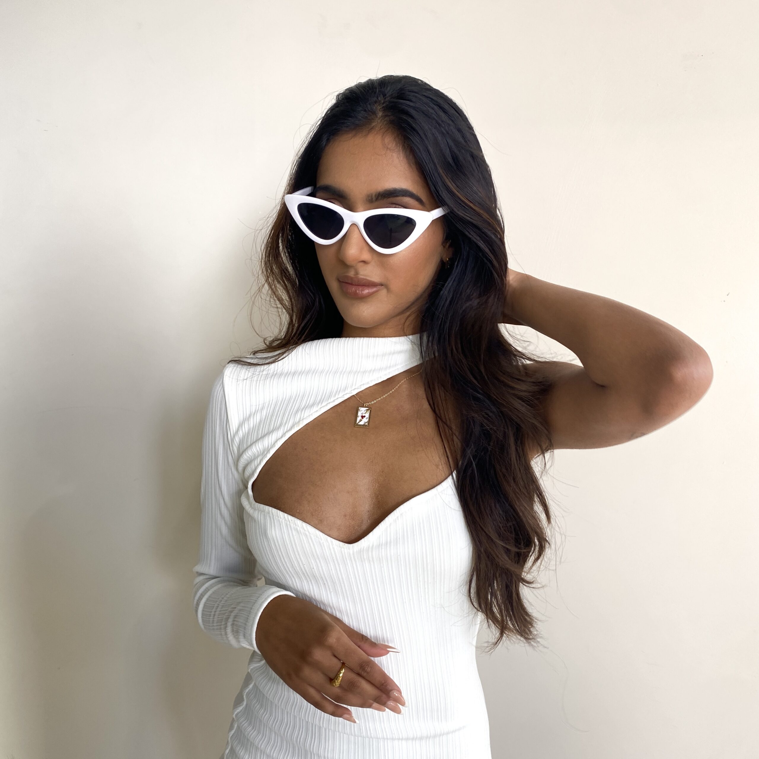 Minx Cat Eye Sunglasses- White - Image 5