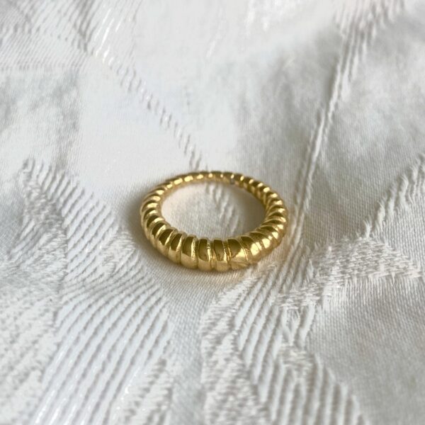 Vienna Gold Ring